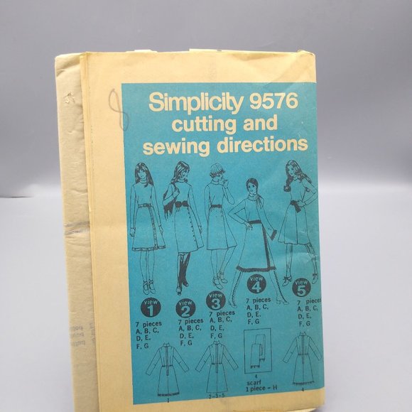 Vintage Sewing PATTERN Simplicity 9576, Misses 1971 Dress with Front Wrap Skirt - Picture 1 of 1